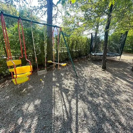 Nette In Mit Garten, Grill Und Terrasse * Jadranovo