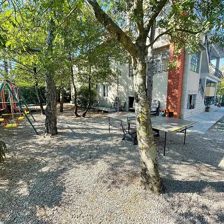 Apartment Nette In Mit Garten, Grill Und Terrasse